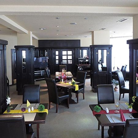 Hotel Fuerstenberg Eisenhüttenstadt エクステリア 写真