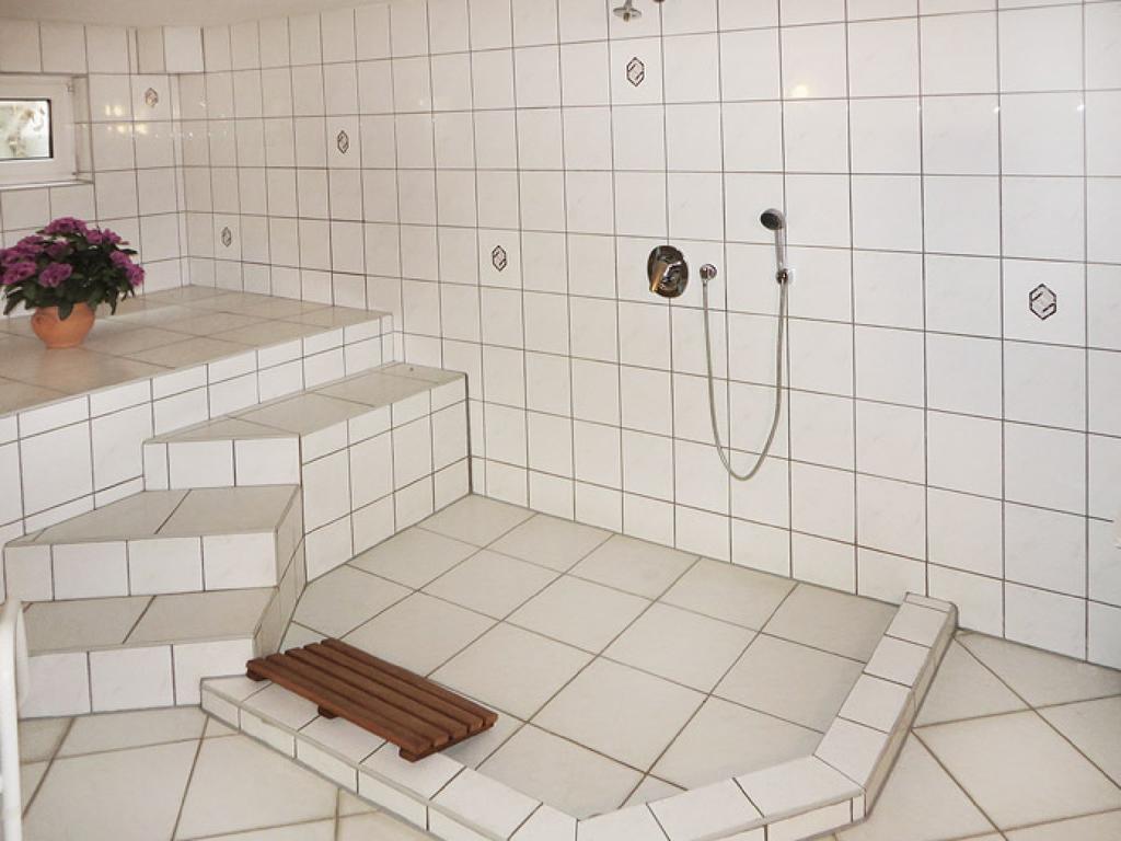Hotel Fuerstenberg Eisenhüttenstadt エクステリア 写真